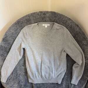 Amazon Essentials Women's Gray V-Neck Sweater